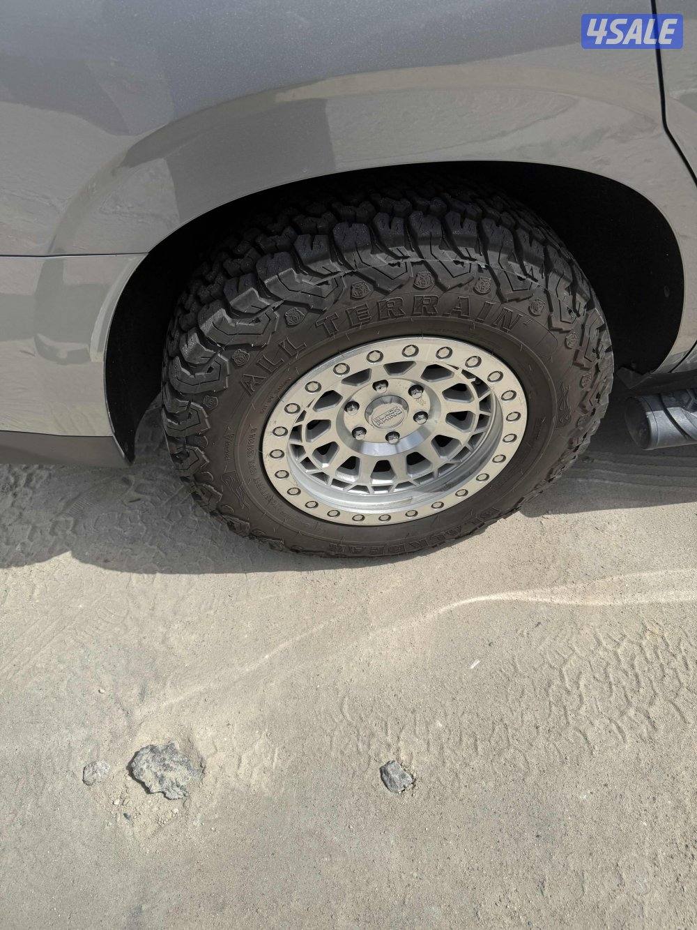 للبيع رنقات بلاك راينو حجم ١٧ مع تواير بلاك بير حجمهم 265/70/171