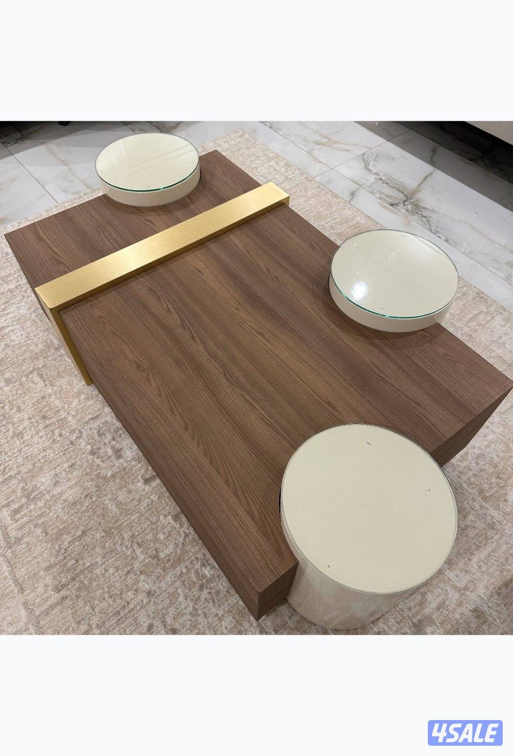 للبيع طاولة خشب جديدة0