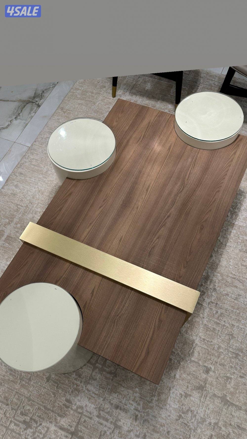 للبيع طاولة خشب جديدة1