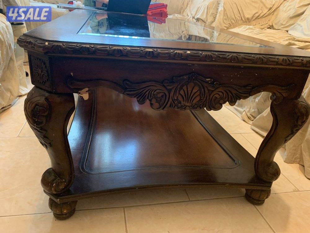 للبيع طاولة لغرفة الجلوس خشب مع زجاج3