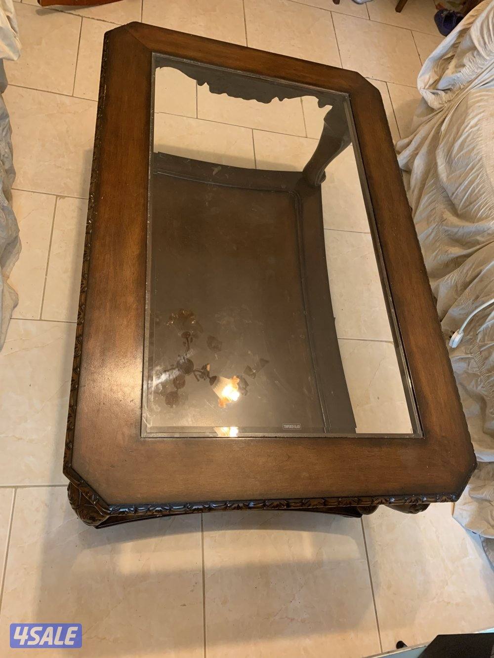 للبيع طاولة لغرفة الجلوس خشب مع زجاج6