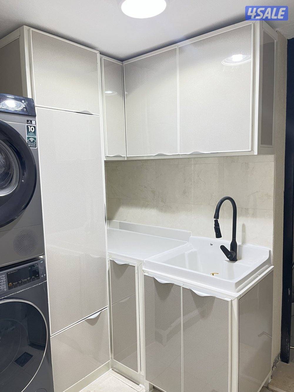 أنا عندك في المطبخ خصوص عادي يبي التلفون0