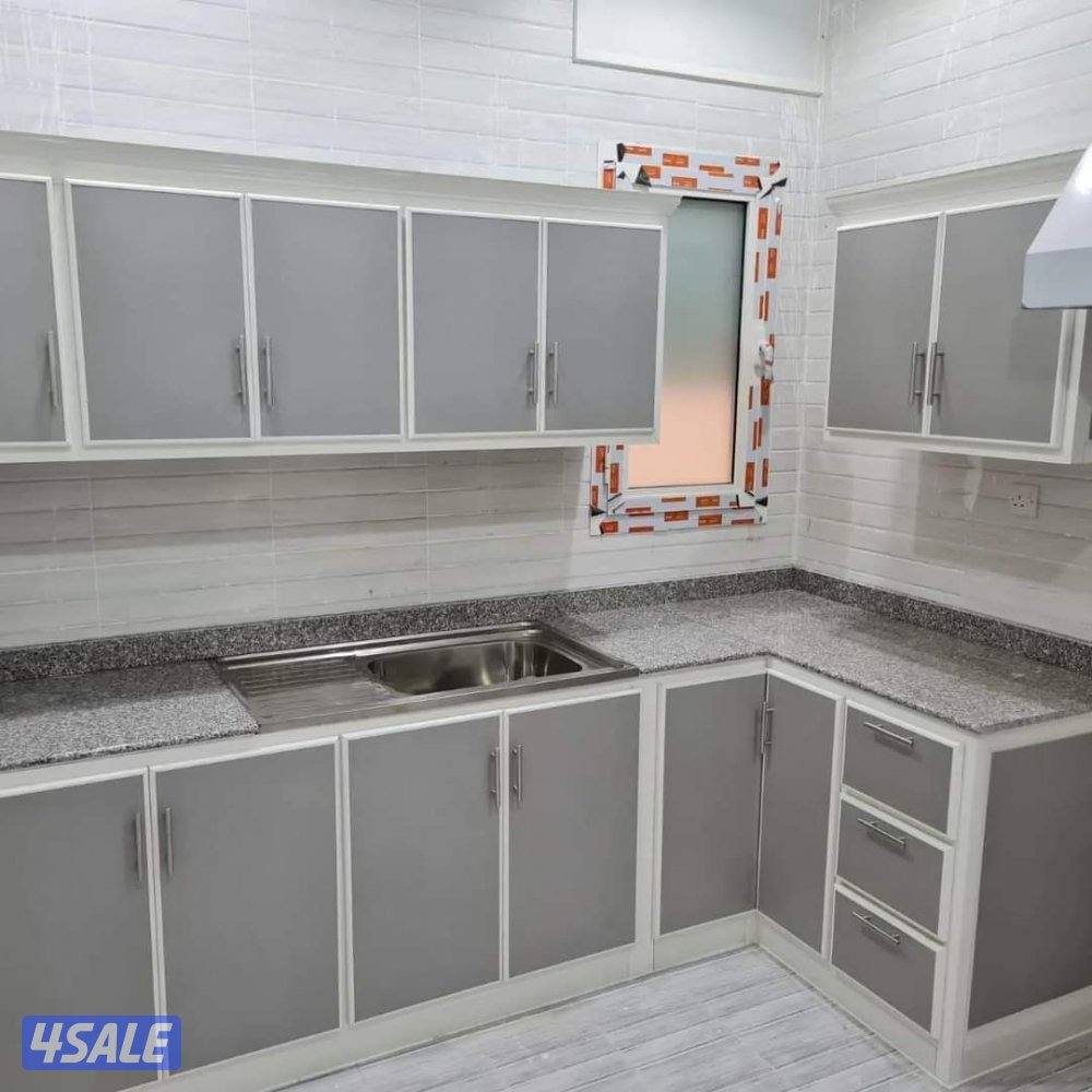 أنا عندك في المطبخ خصوص عادي يبي التلفون7