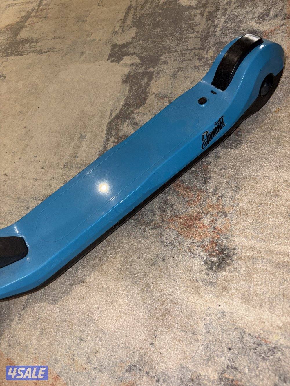 Amazing electric scooter for children and extremely fun1