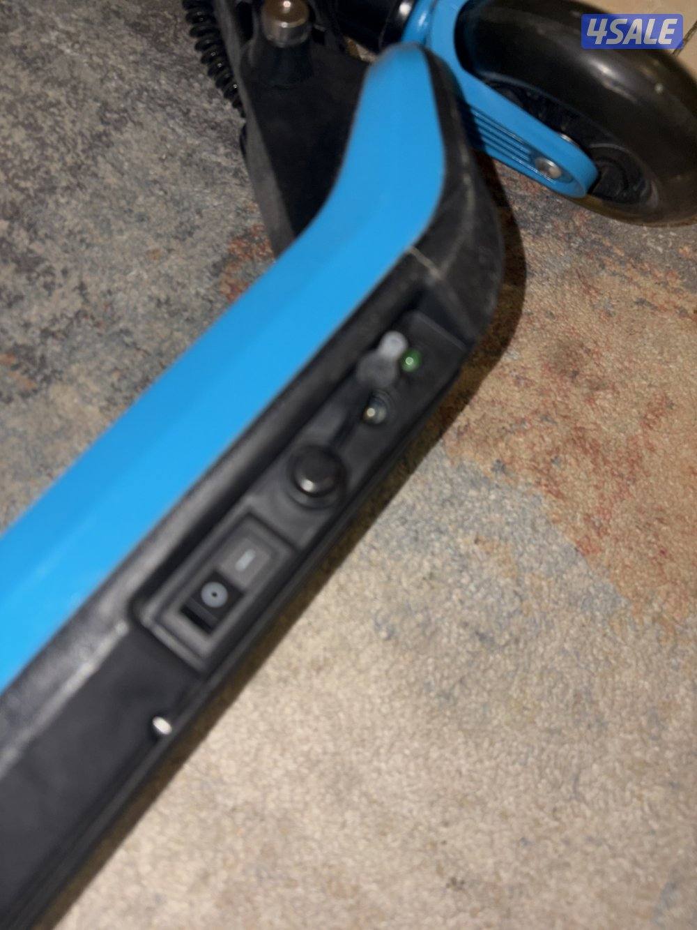 Amazing electric scooter for children and extremely fun2