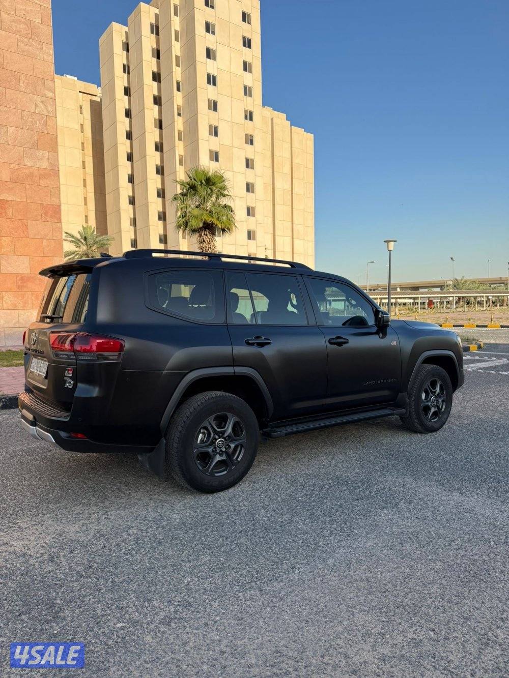 لاند كروز GR وارد الساير 2024 بحاله الوكاله عداد 76 الف1