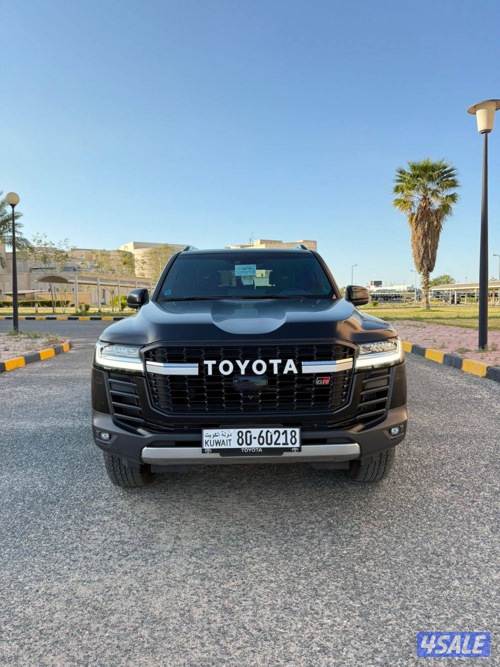 لاند كروز GR وارد الساير 2024 بحاله الوكاله عداد 76 الف4