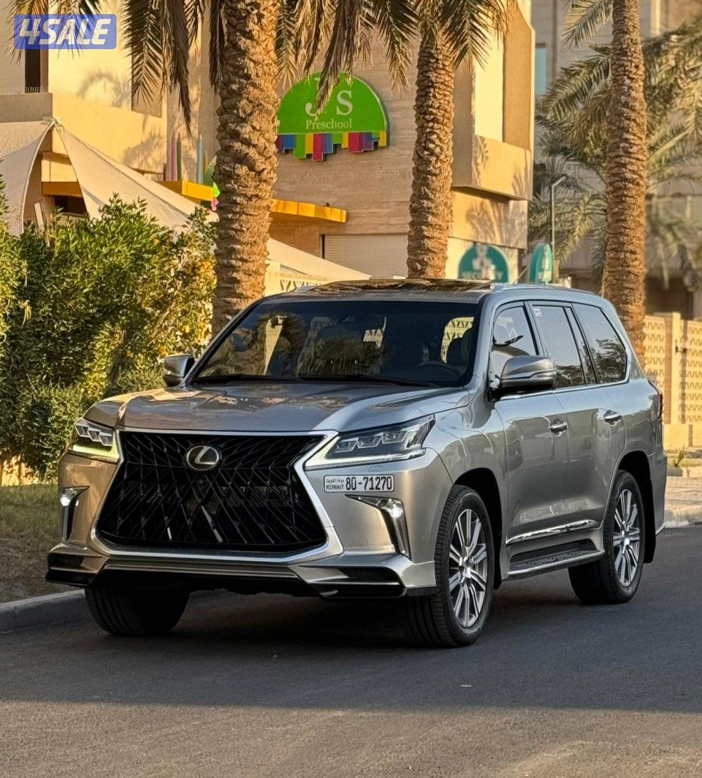 للبيع لكزس LX570 موديل 2017 ماشي 2082