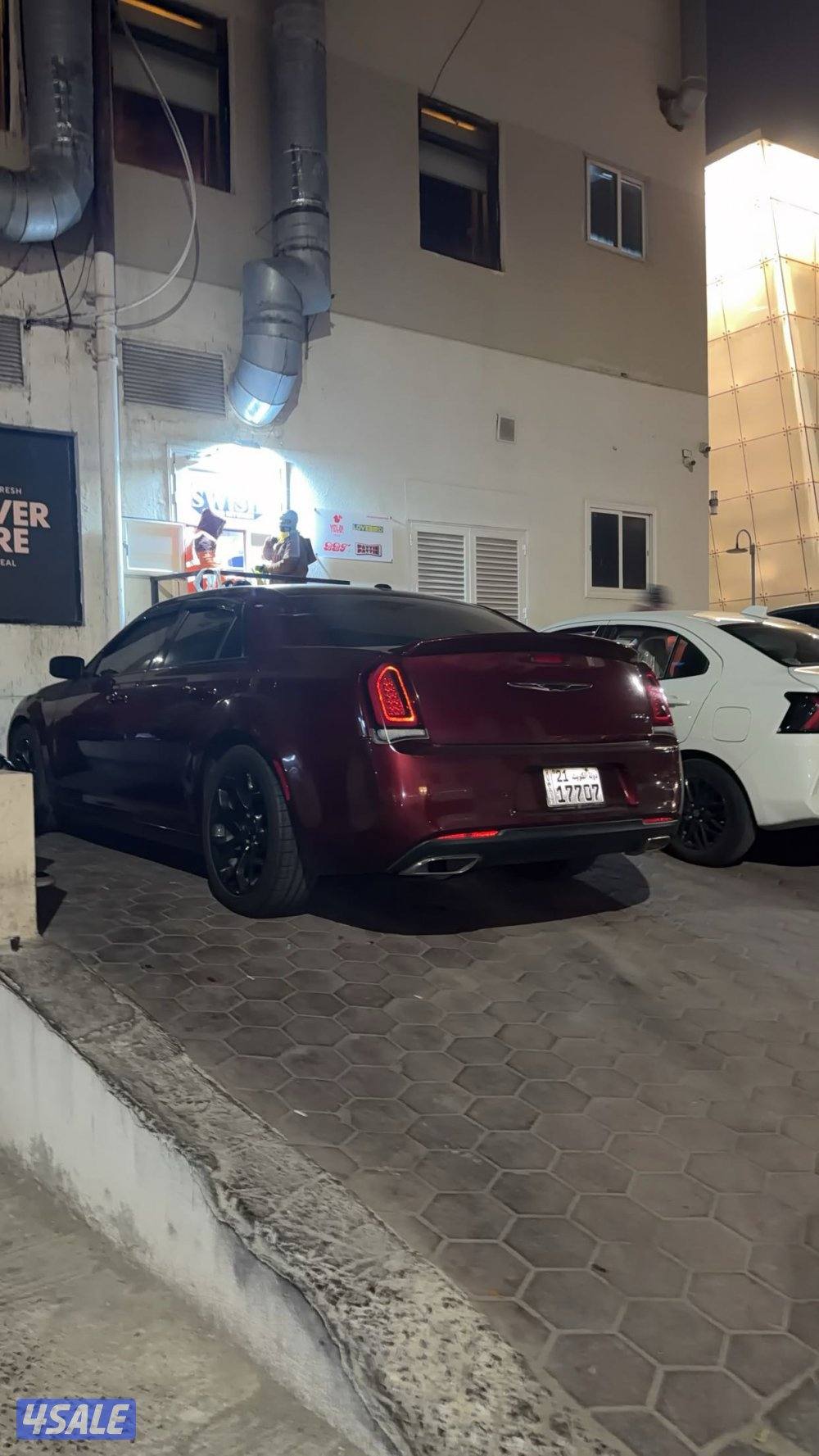 للبيع كرايزلر 300s3