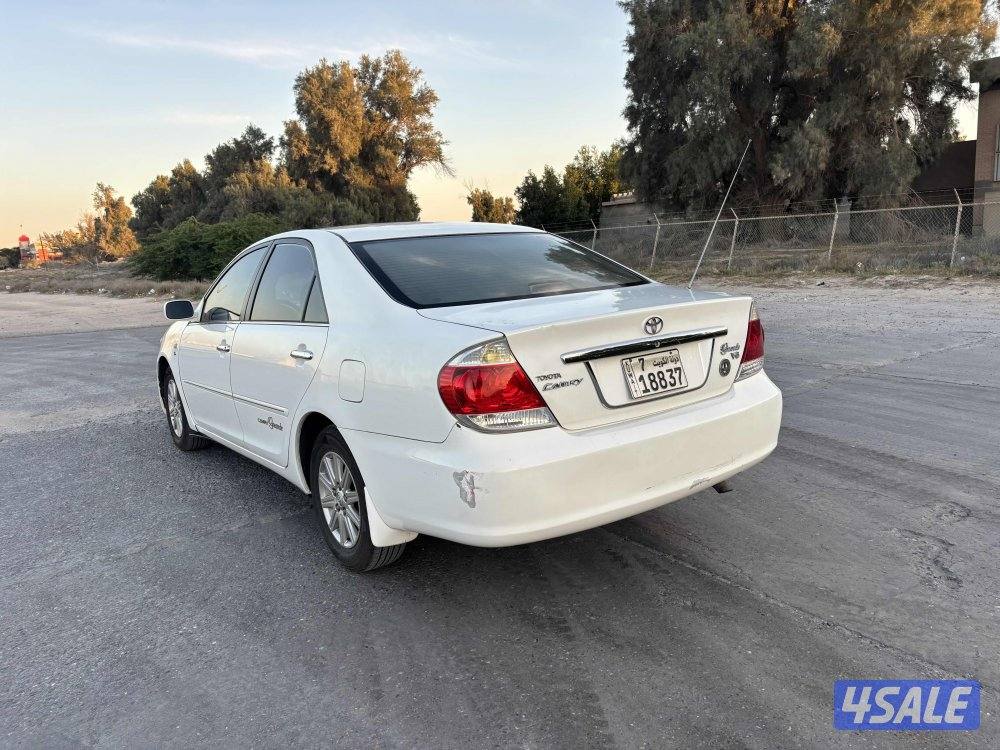 تويوتا كامري 2006 قراندي 6 سلندر ماشي تقريبا 200 الف  ف  قير مكينه شاص0