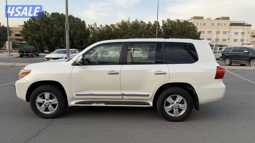 للبيع لاند كروز  2014  G.X.R 83