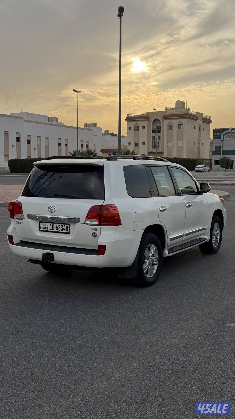 للبيع لاند كروز  2014  G.X.R 85