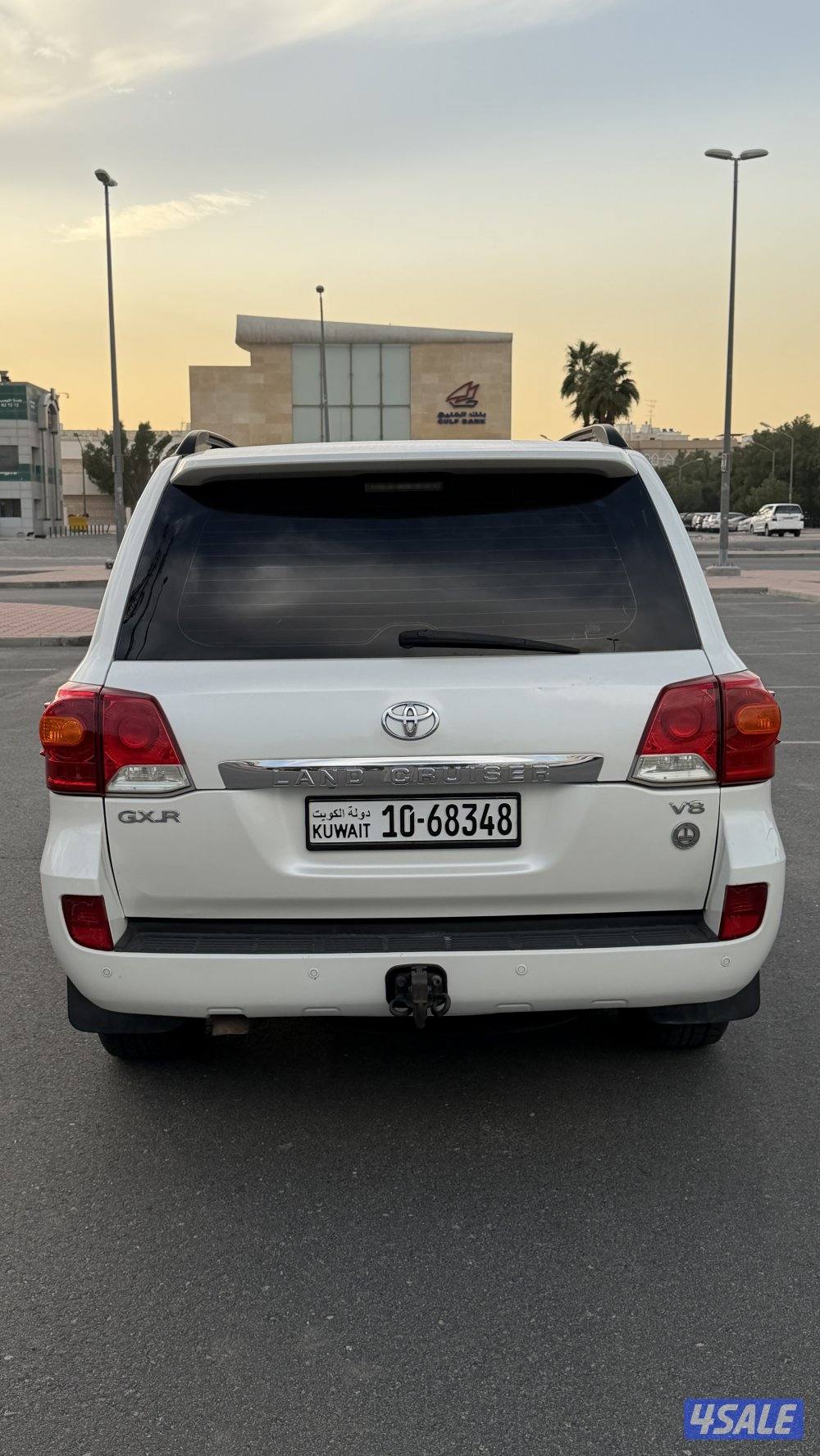 للبيع لاند كروز  2014  G.X.R 86