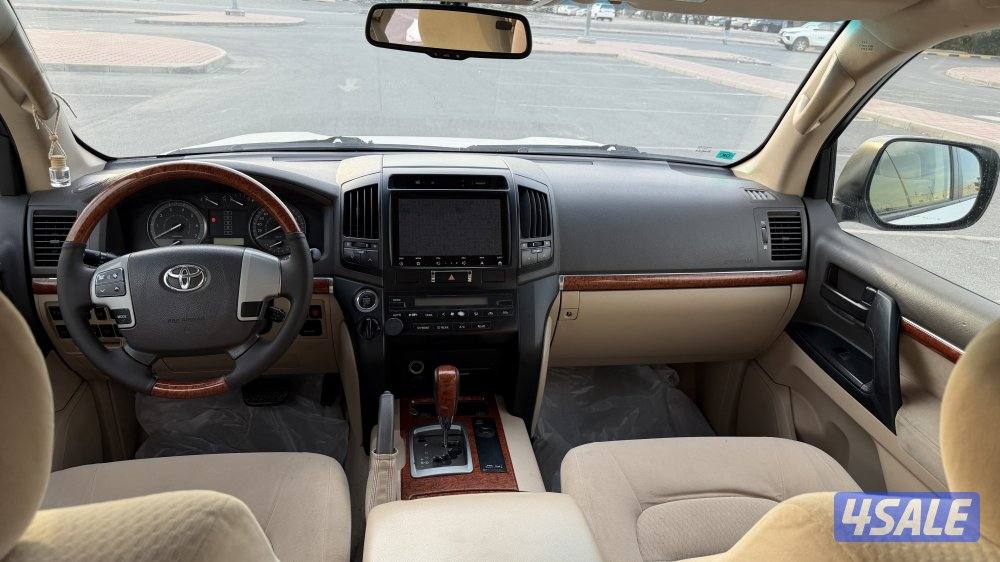 للبيع لاند كروز  2014  G.X.R 89