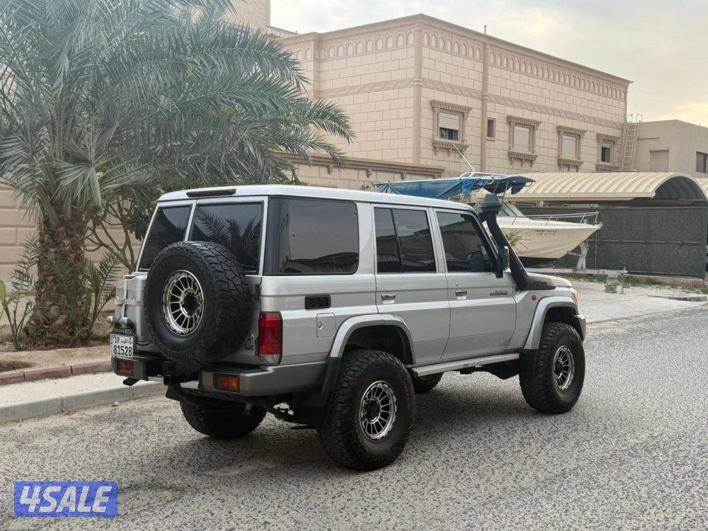 للبيع لاند كروزر نص3