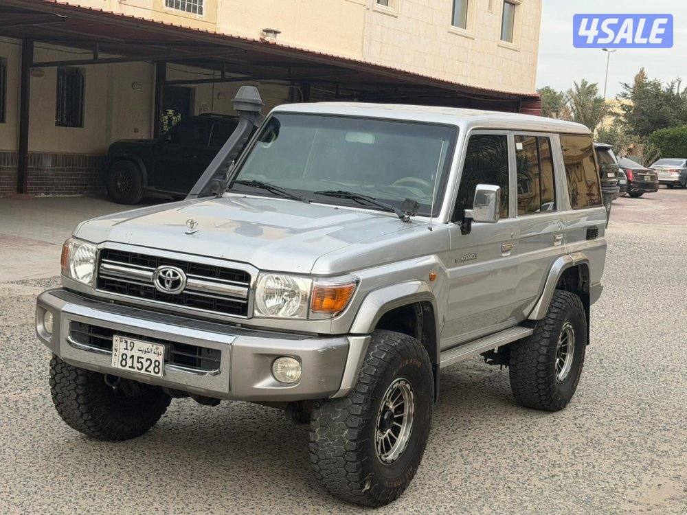للبيع لاند كروزر نص4