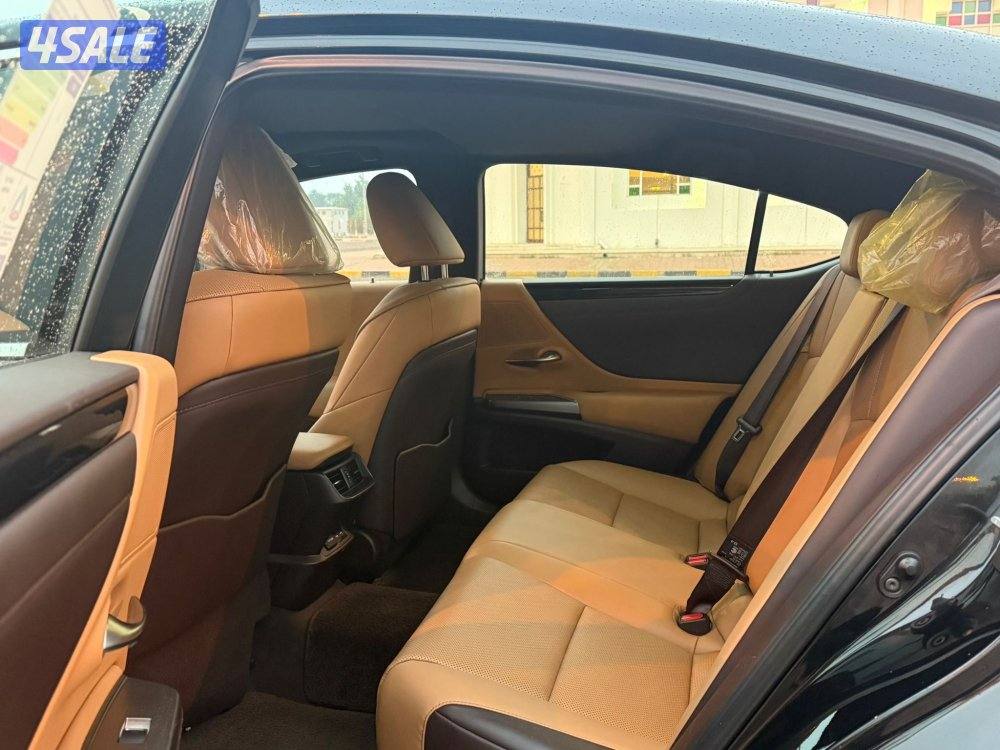 للبيع لكزس موديل 2021 ES5