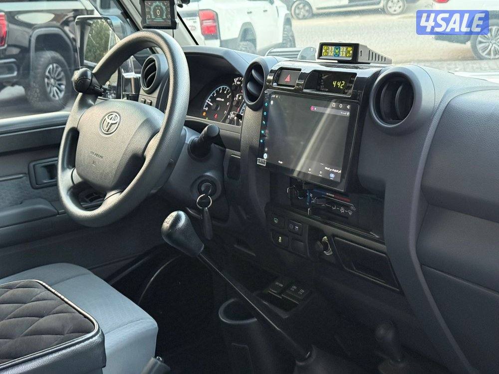 LAND CRUISER LX 4WD V6 _ 20217