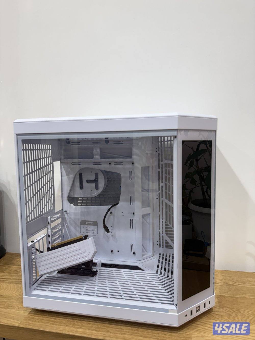 HYTE Y70 touch case white0