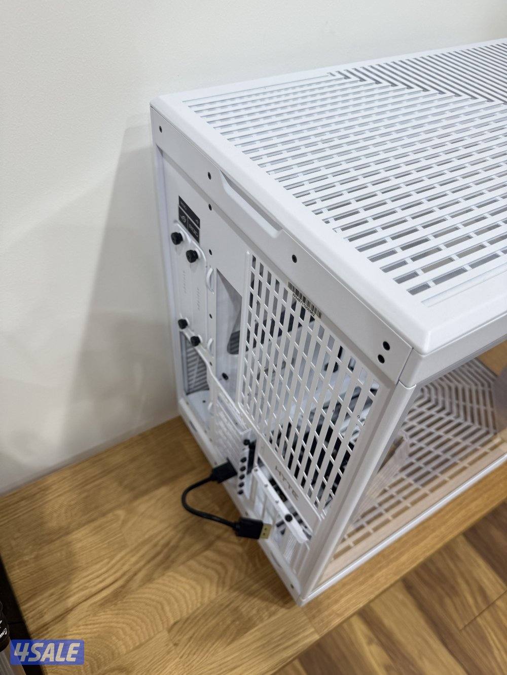 HYTE Y70 touch case white4