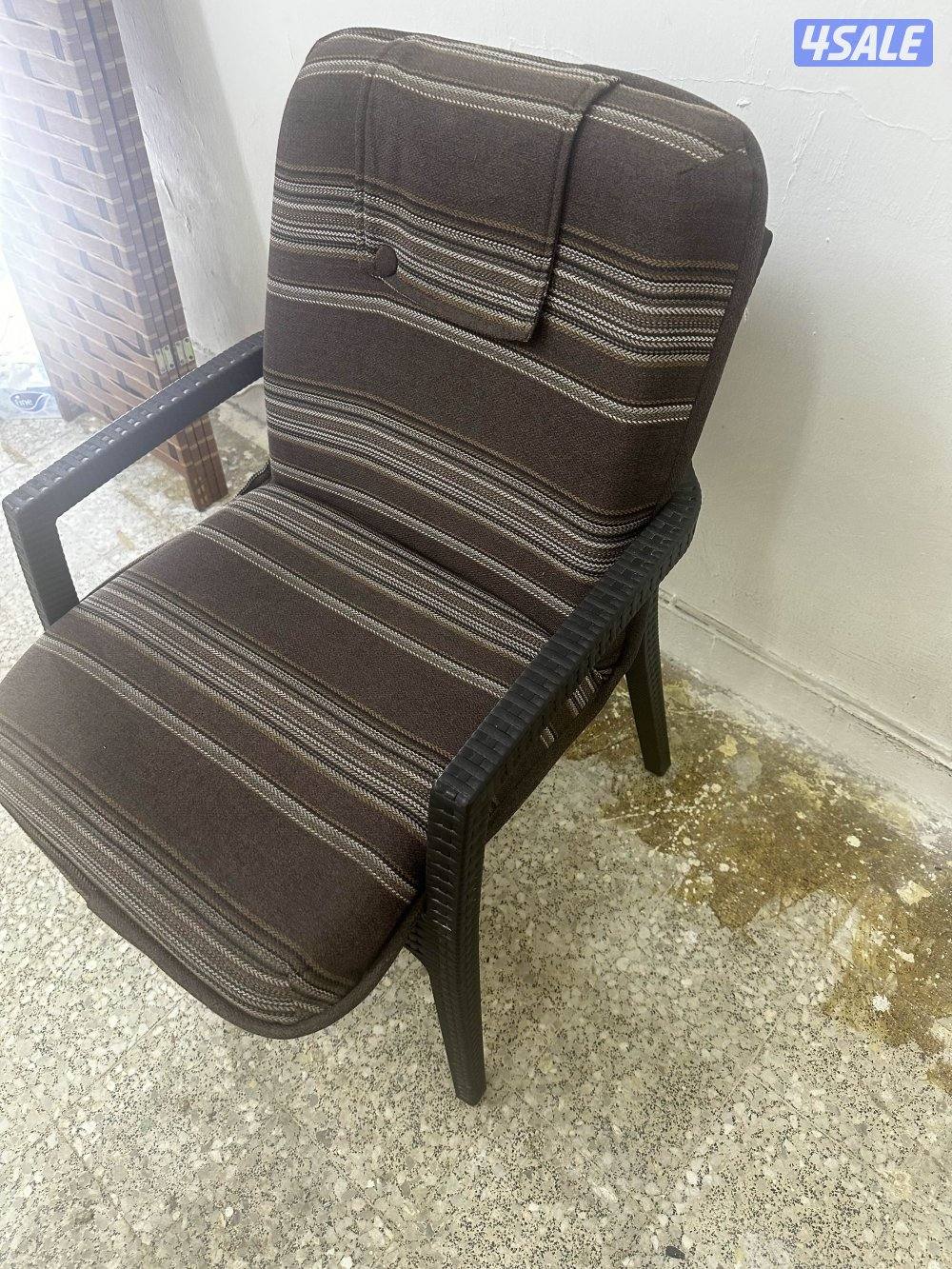 عندي طاولة وكرسي للبيع6