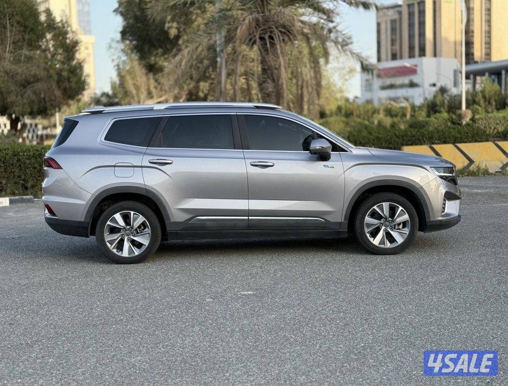 للبيع جيلي اوكفانغو 2022 - صبغ الوكاله - أعلي مواصفات - 7 مقاعد4