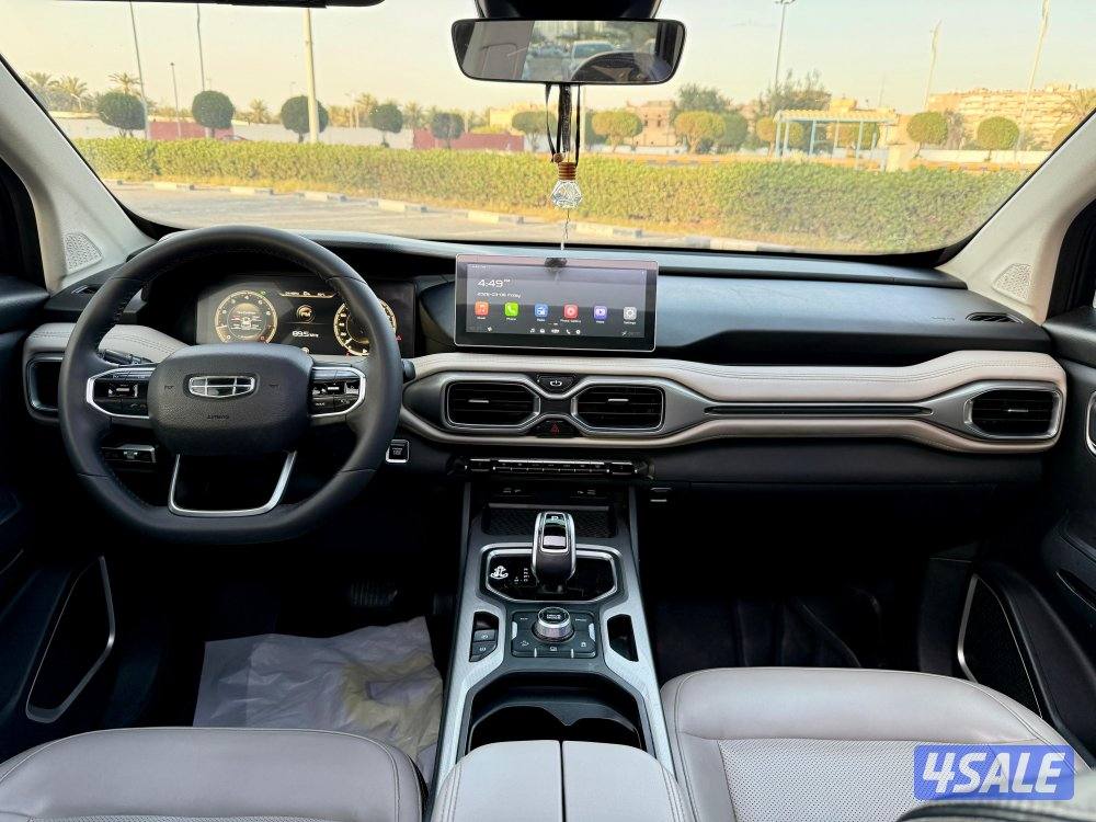 للبيع جيلي اوكفانغو 2022 - صبغ الوكاله - أعلي مواصفات - 7 مقاعد5