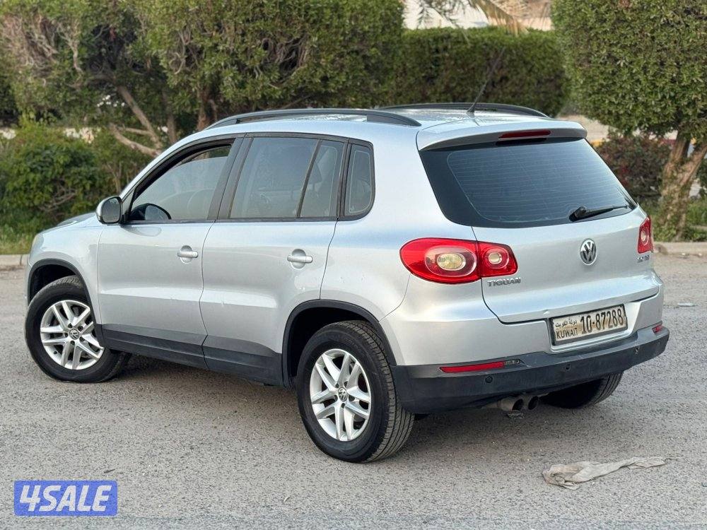 للبيع تيقوان بحاله ممتازه عداد ٩٥ الف1