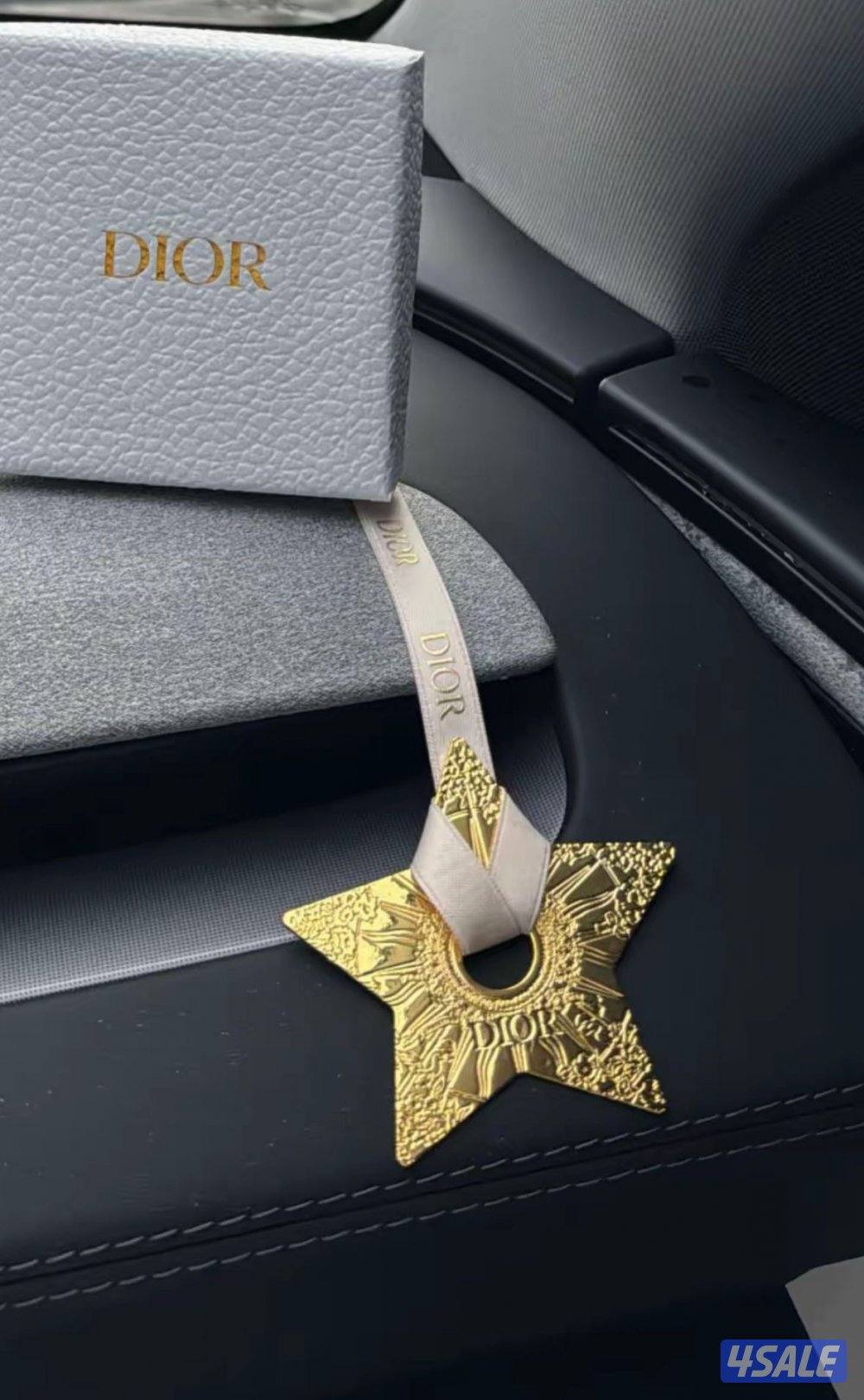 تعليقات كارتيير وديور للسيارة4