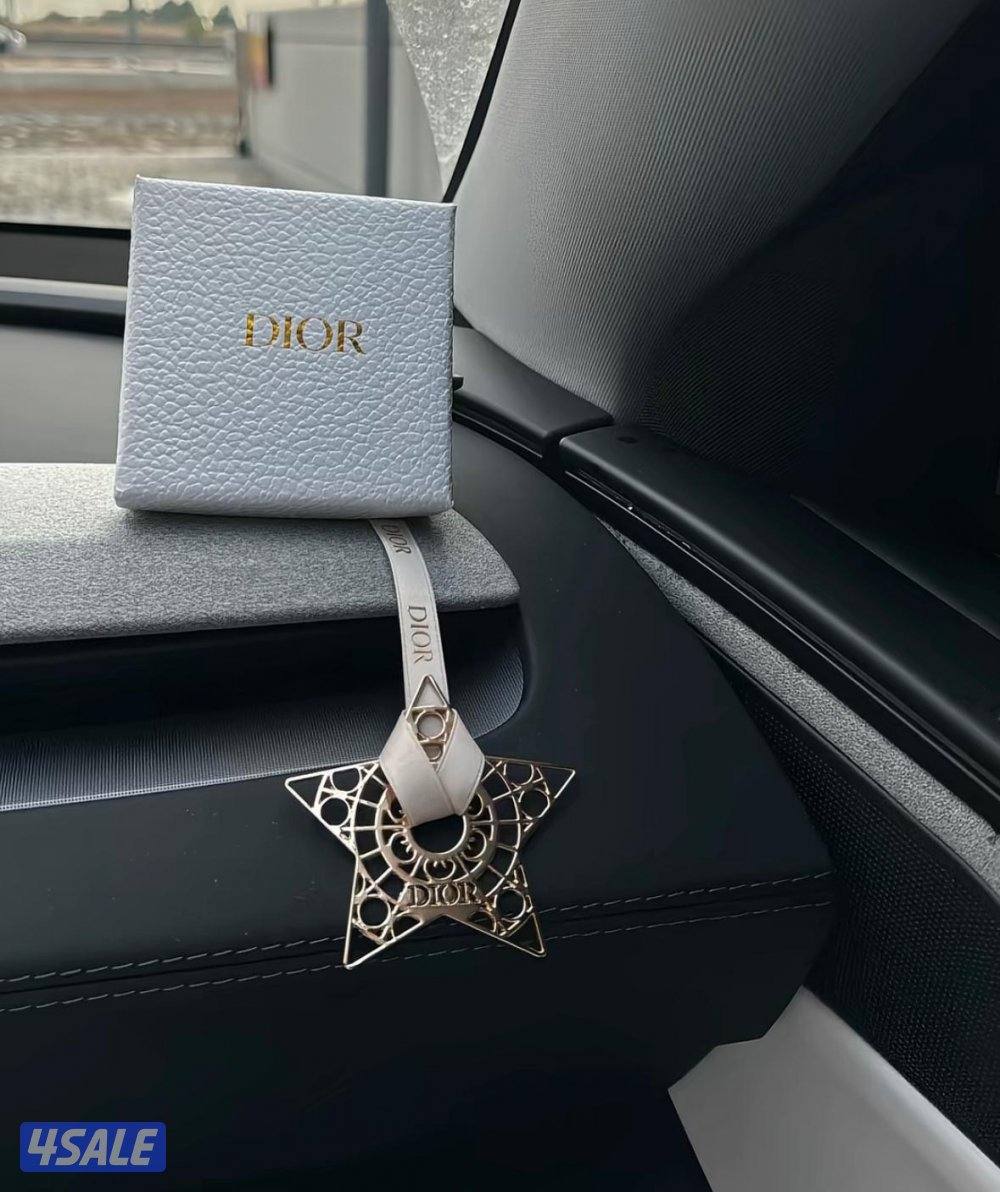 تعليقات كارتيير وديور للسيارة5