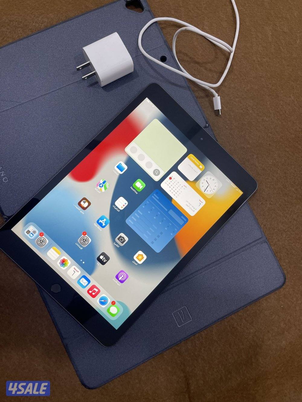 ايباد ابل 8 الثامن 32 قيقا نظيف جدا اخر تحديث بطارية 100 مع الكفر8