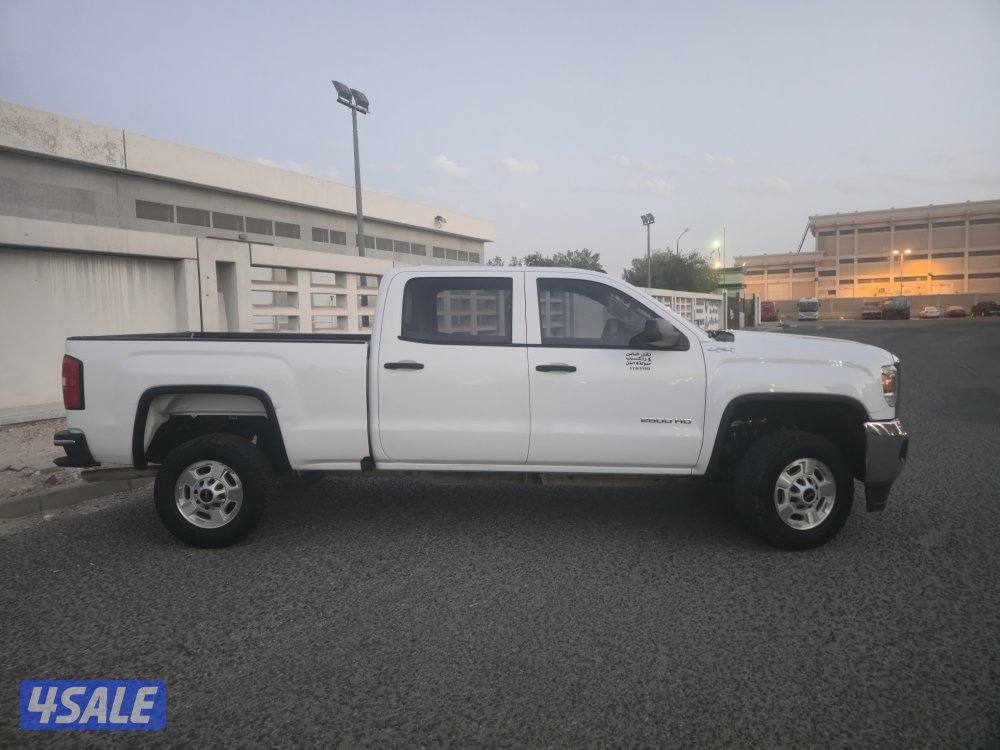 GMC SIERRA 2500 HD 4x4 2019 model 76,000 km4
