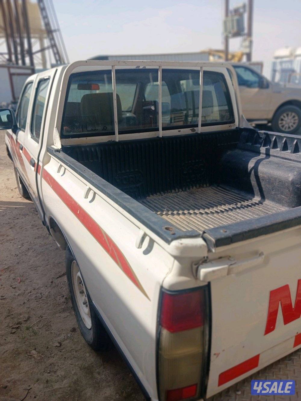 عربانة دتسن ١٩٩٨ امورها طيبه وفيها بيمه4