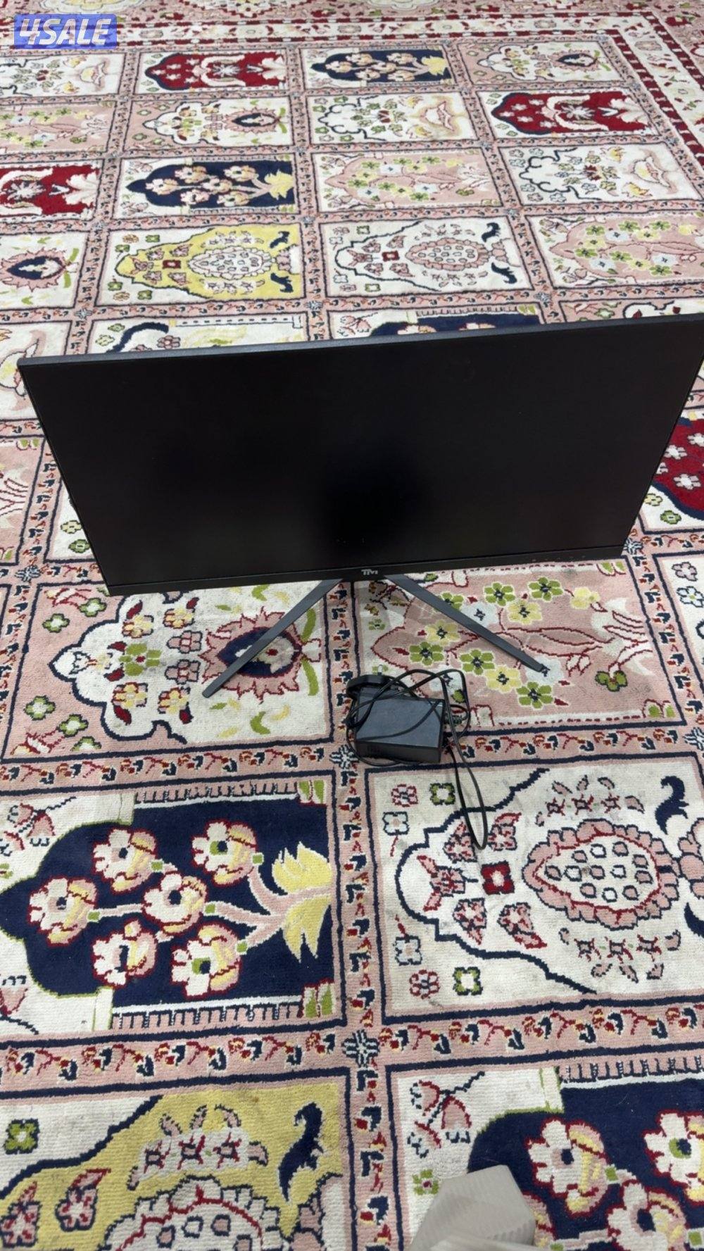 للبيع شاشه ميه هيرتز امورها فوق طيبه وتشتغل على  سوني وبيسي1