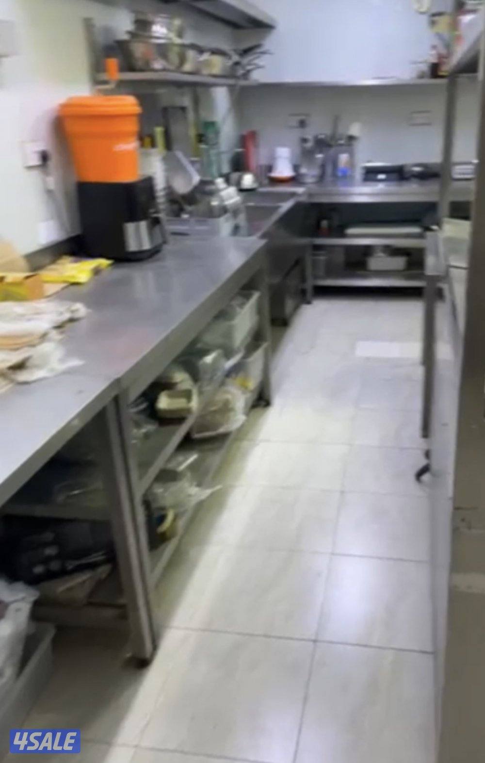 للبيع مطبخ كامل بيعه سريعه8