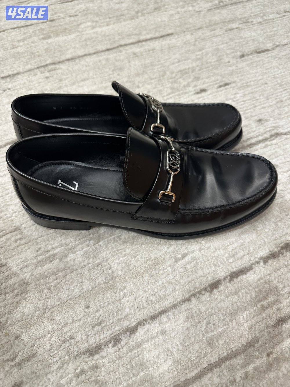 للبيع جوتي lv كالجديد3