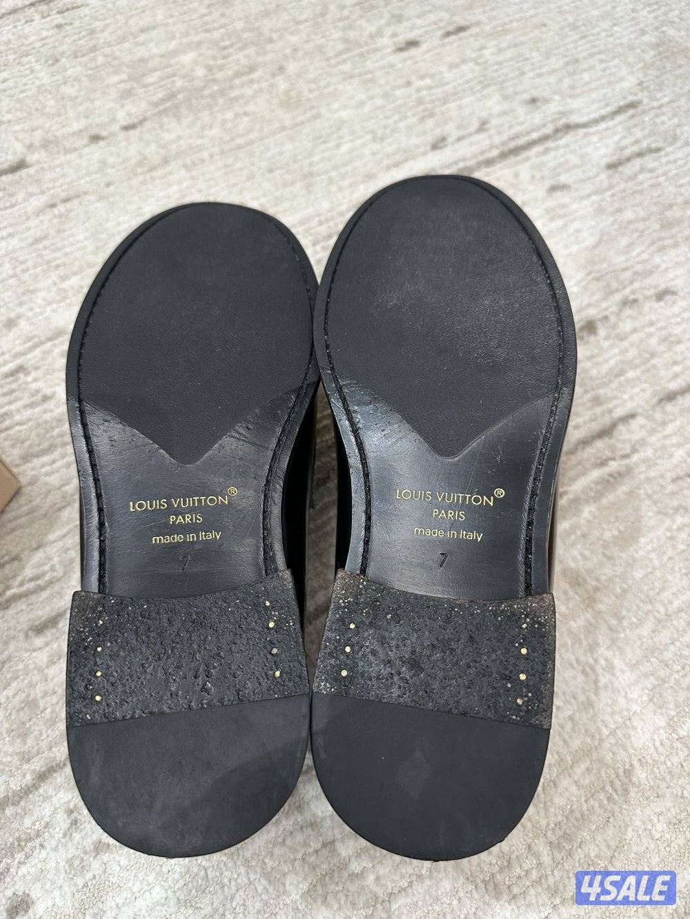 للبيع جوتي lv كالجديد6