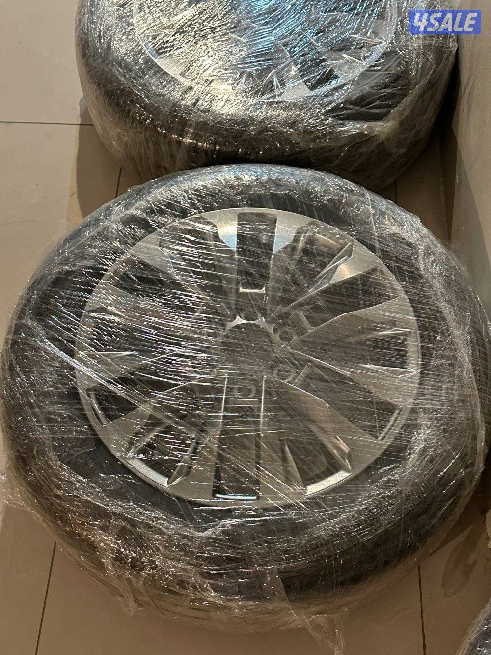 للبيع عدد : 5 رنقات و تواير لاند كروزر موديل : 2026 جدد1