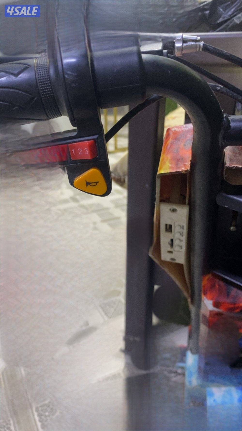 سكوتر كهربائي السرعات٣ مفتاحين مع شحن كل شي شغال و سكوتر نضيف3