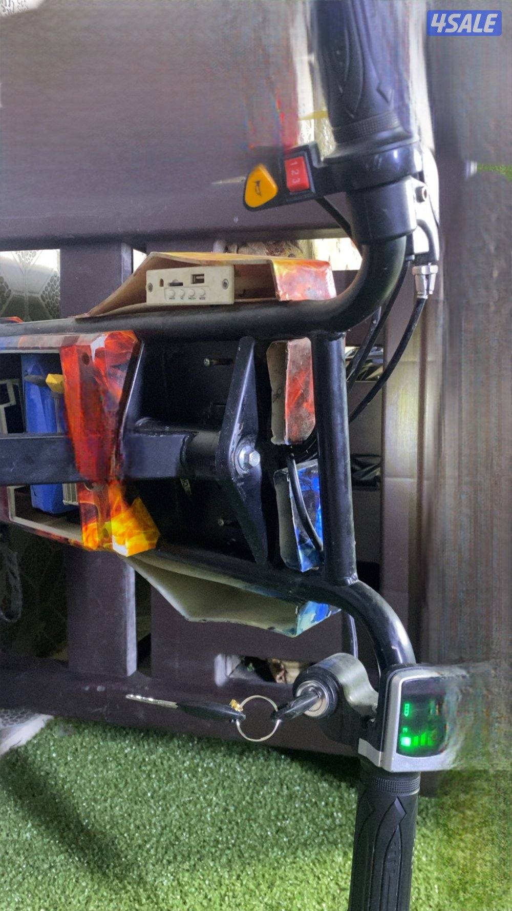 سكوتر كهربائي السرعات٣ مفتاحين مع شحن كل شي شغال و سكوتر نضيف2