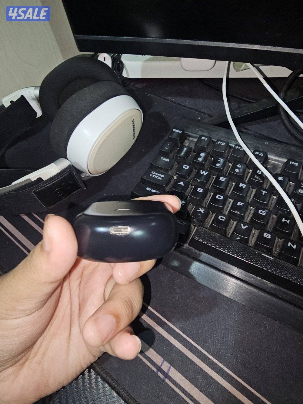 Sony WH-1000XM5 and Bose Quietcomfort Earbuds II2