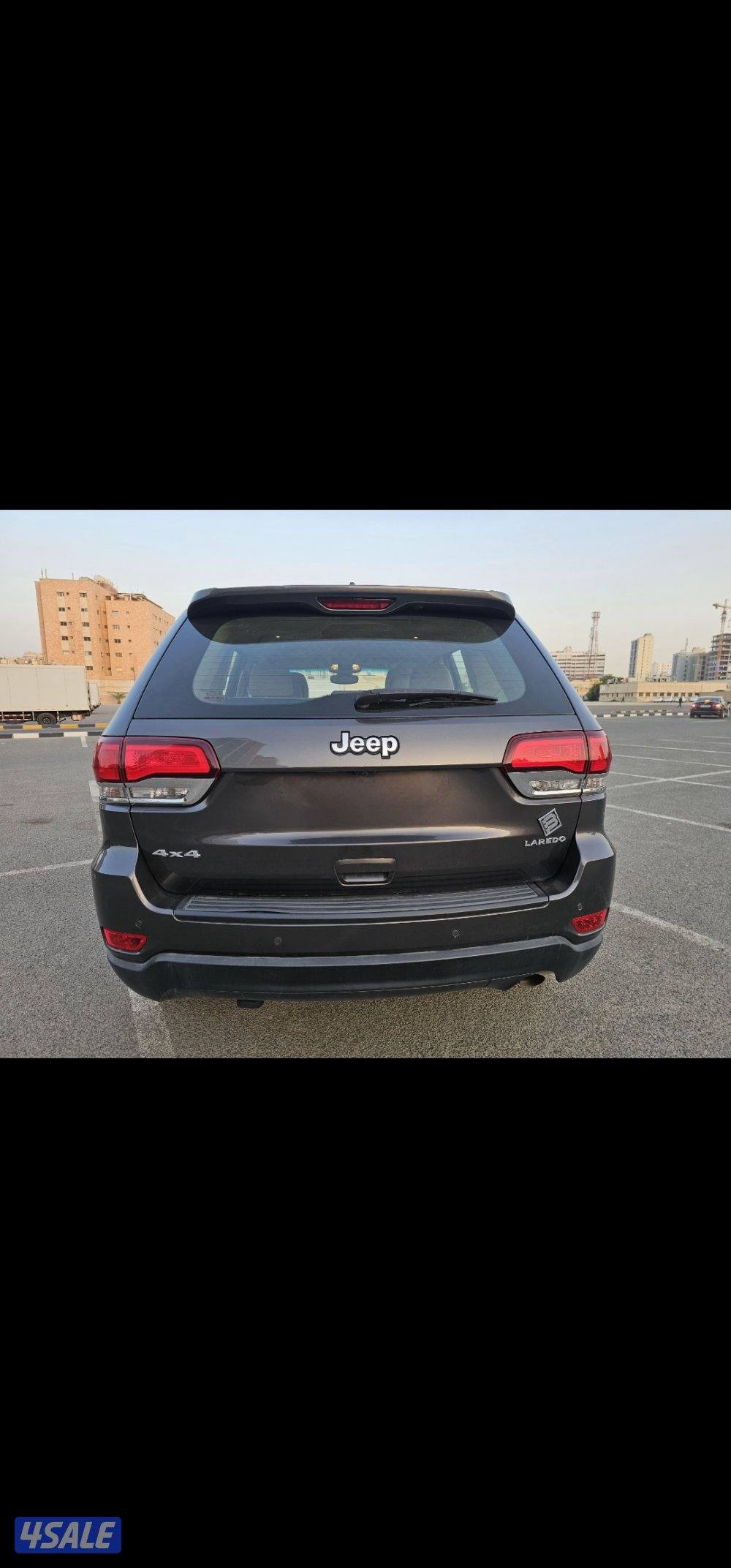 جيب جراند شيروكي لاريدو 2021 دفع رباعي0