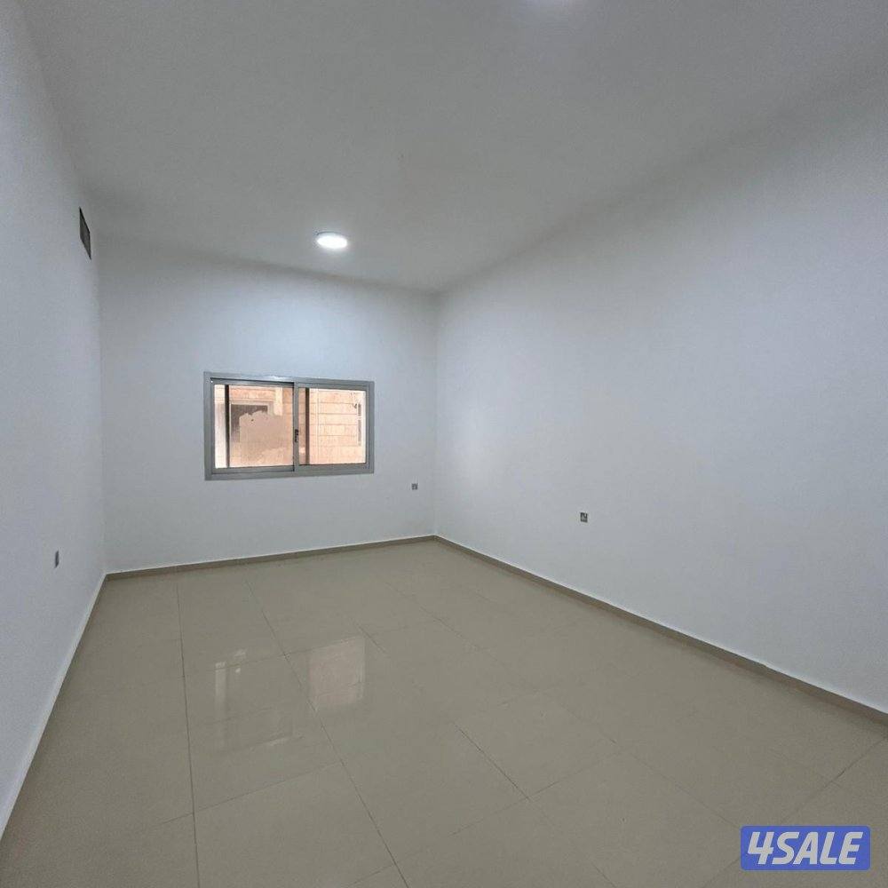 شقة سكنية مع بلكونة للإيجار في سلوى1