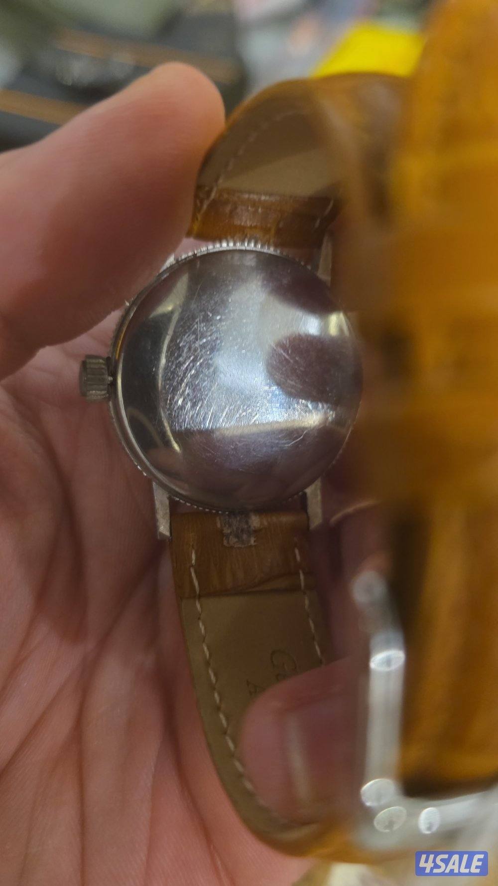 للبيع مجموعة ساعات متنوعة السعر يختلف حسب نوع الساعة5