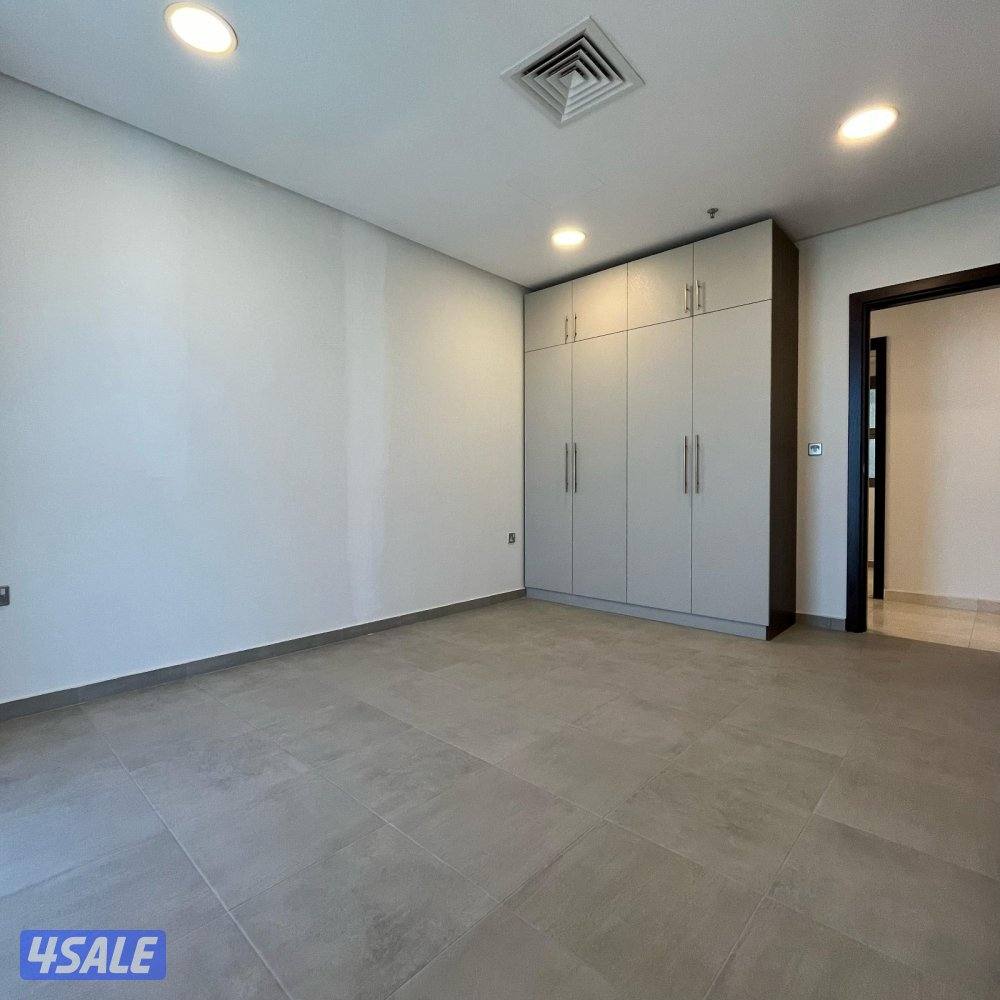 شقة نصف مفروشة مع بلكونة إطلالة بحرية للإيجار في ضاحية حصة المبارك4