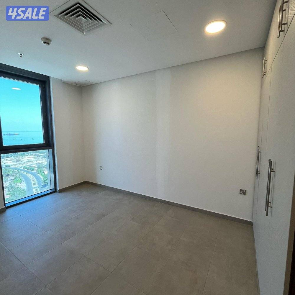 شقة نصف مفروشة مع بلكونة إطلالة بحرية للإيجار في ضاحية حصة المبارك3