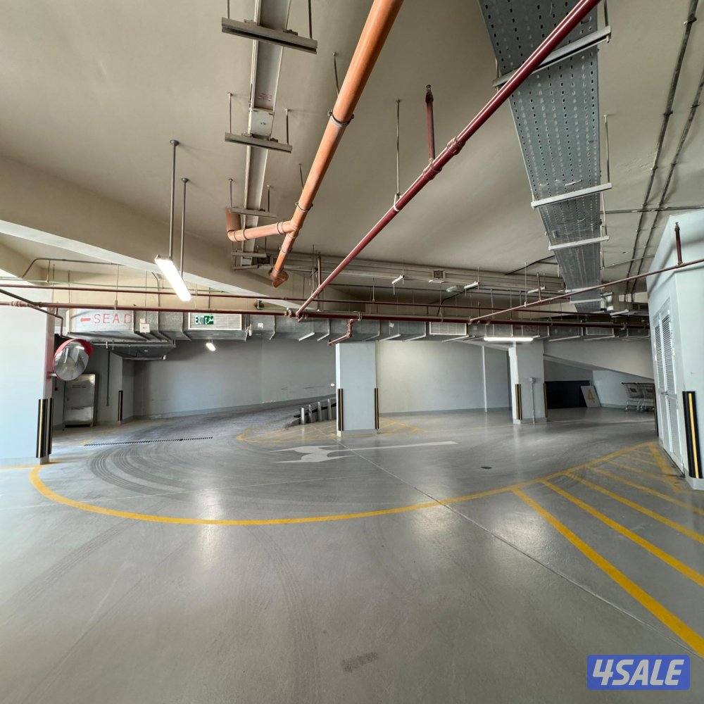 شقة نصف مفروشة مع بلكونة إطلالة بحرية للإيجار في ضاحية حصة المبارك9