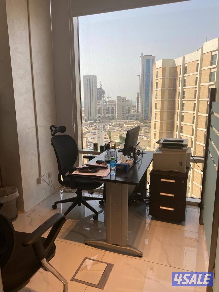 للبيع مكتب دور كامل مؤثث وجاهز المكتب ١١٥ م رقمين مدنيين5