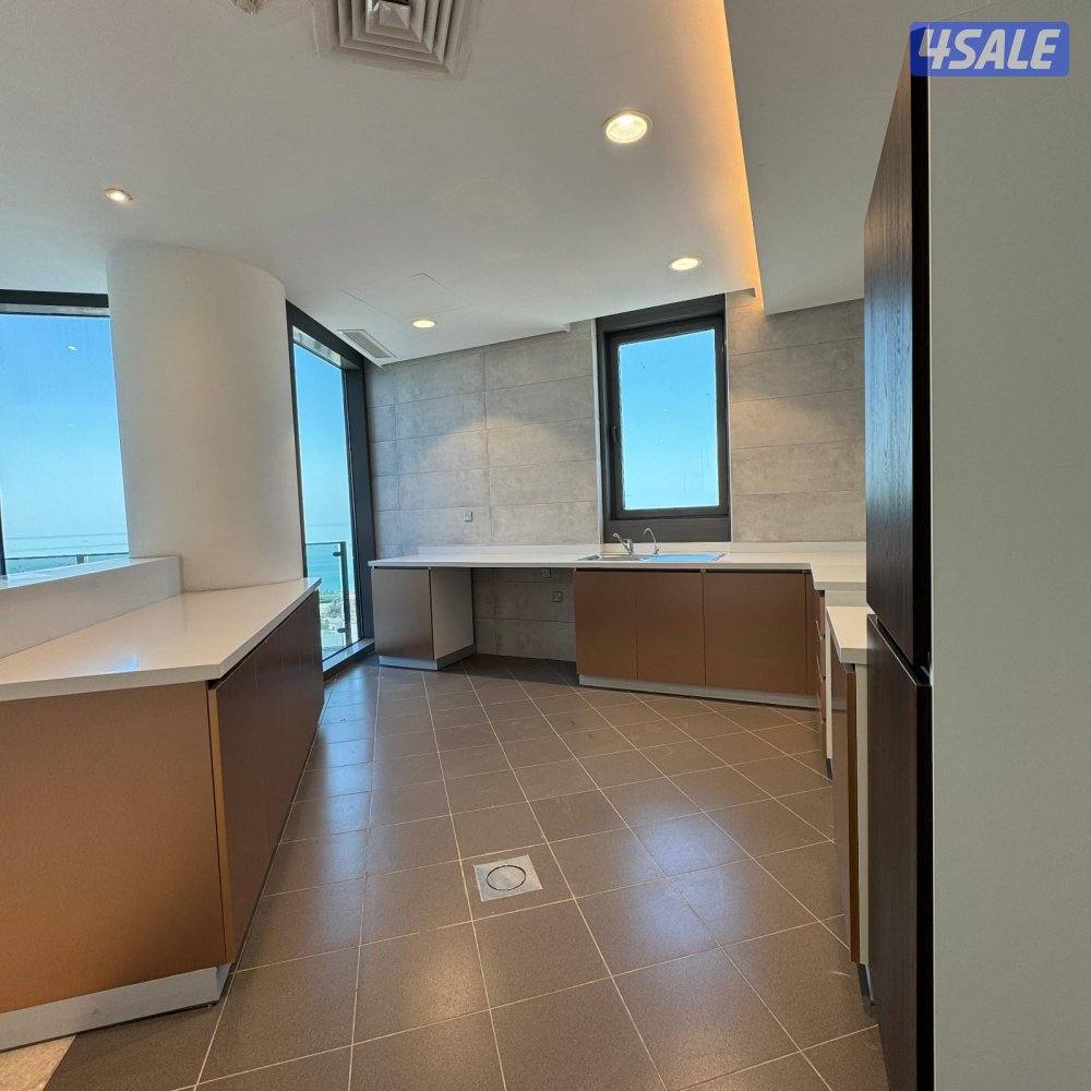 شقة نصف مفروشة إطلالة بحرية مع بلكونة للإيجار في ضاحية حصة المبارك5