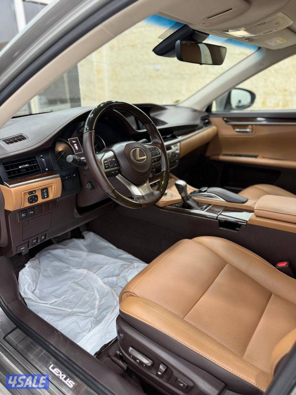 للبيع لكزس ES250 موديل 20164